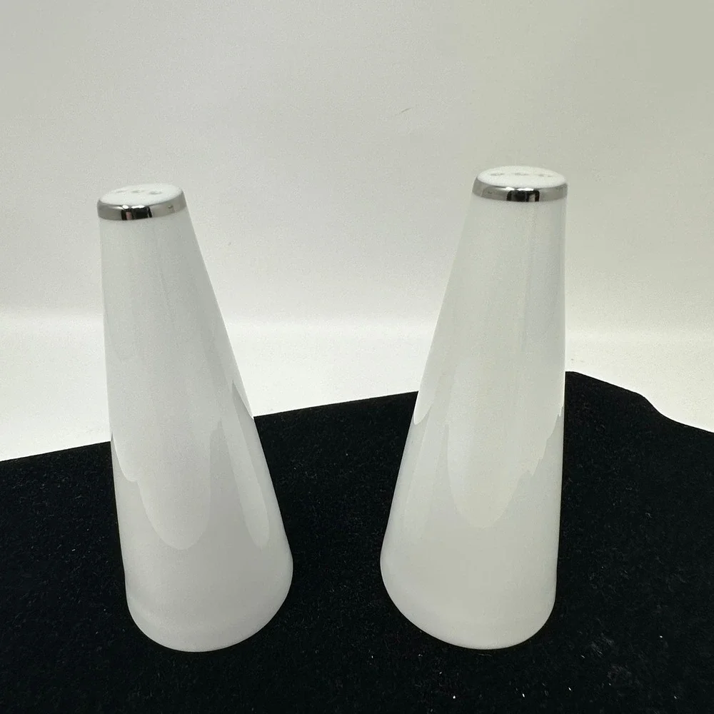 Unbranded Salt Pepper Shakers White Silver Japan Vintage MCM Tapered Conical Set